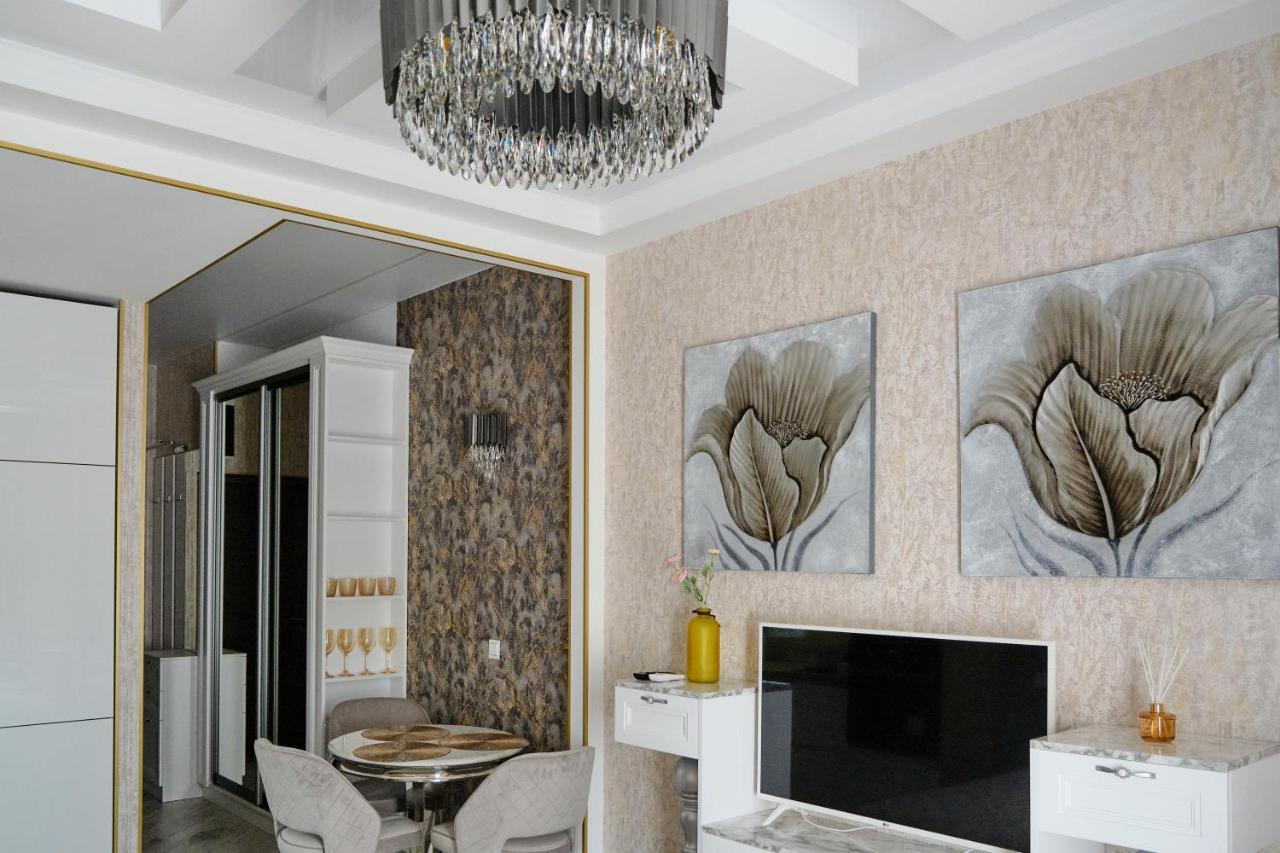 Luxury Apartments Sea View Julymia Одеса Екстериор снимка