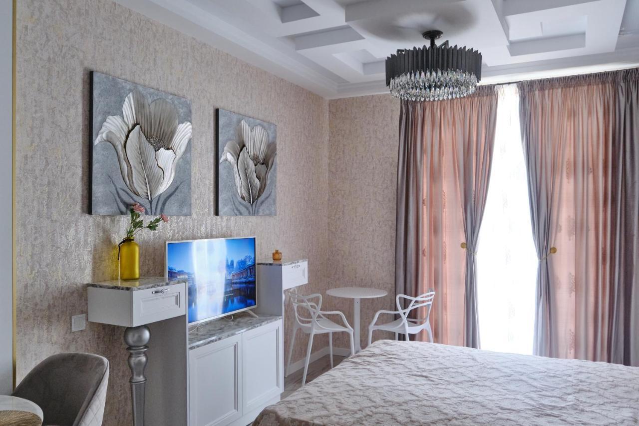 Luxury Apartments Sea View Julymia Одеса Екстериор снимка