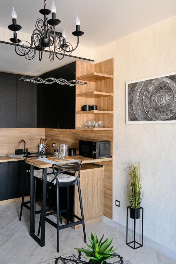 Luxury Apartments Sea View Julymia Одеса Екстериор снимка